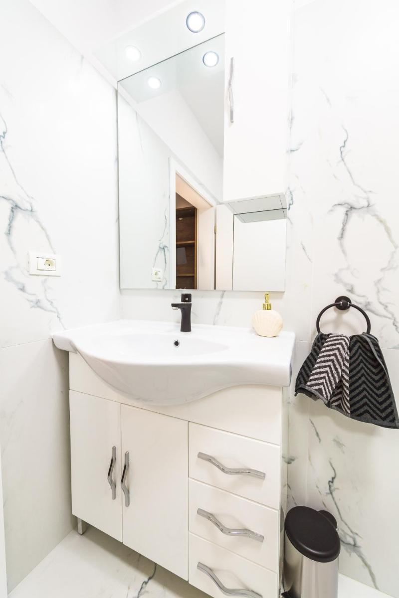 EVRA APARTMENTS - Housity