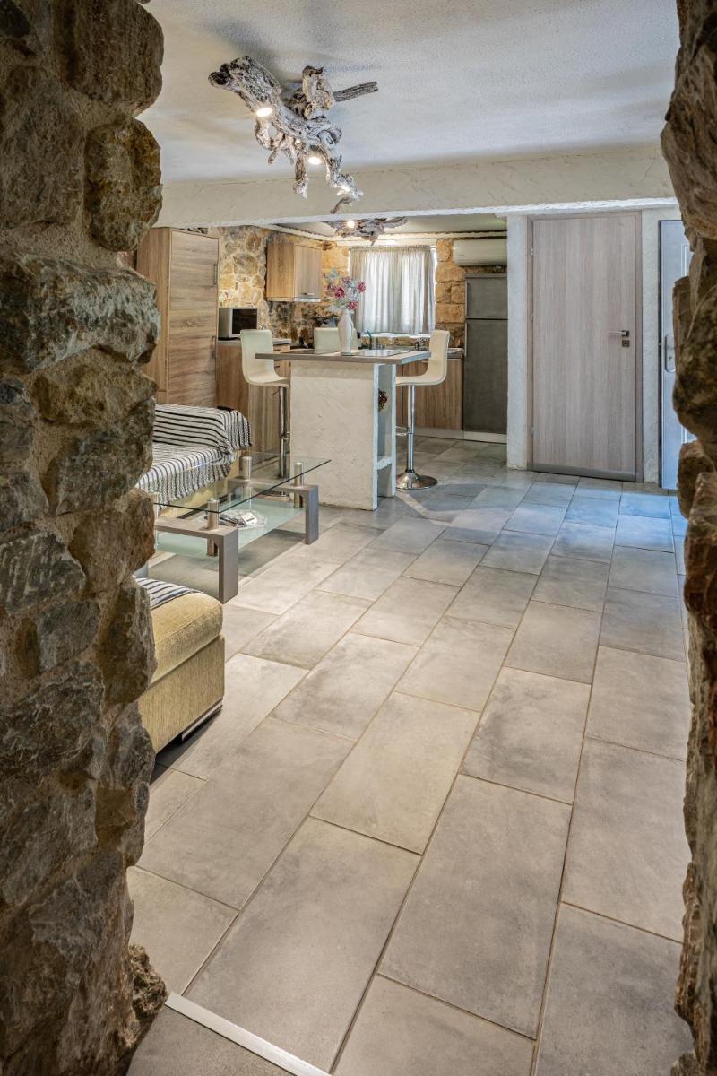 Stone House - Housity
