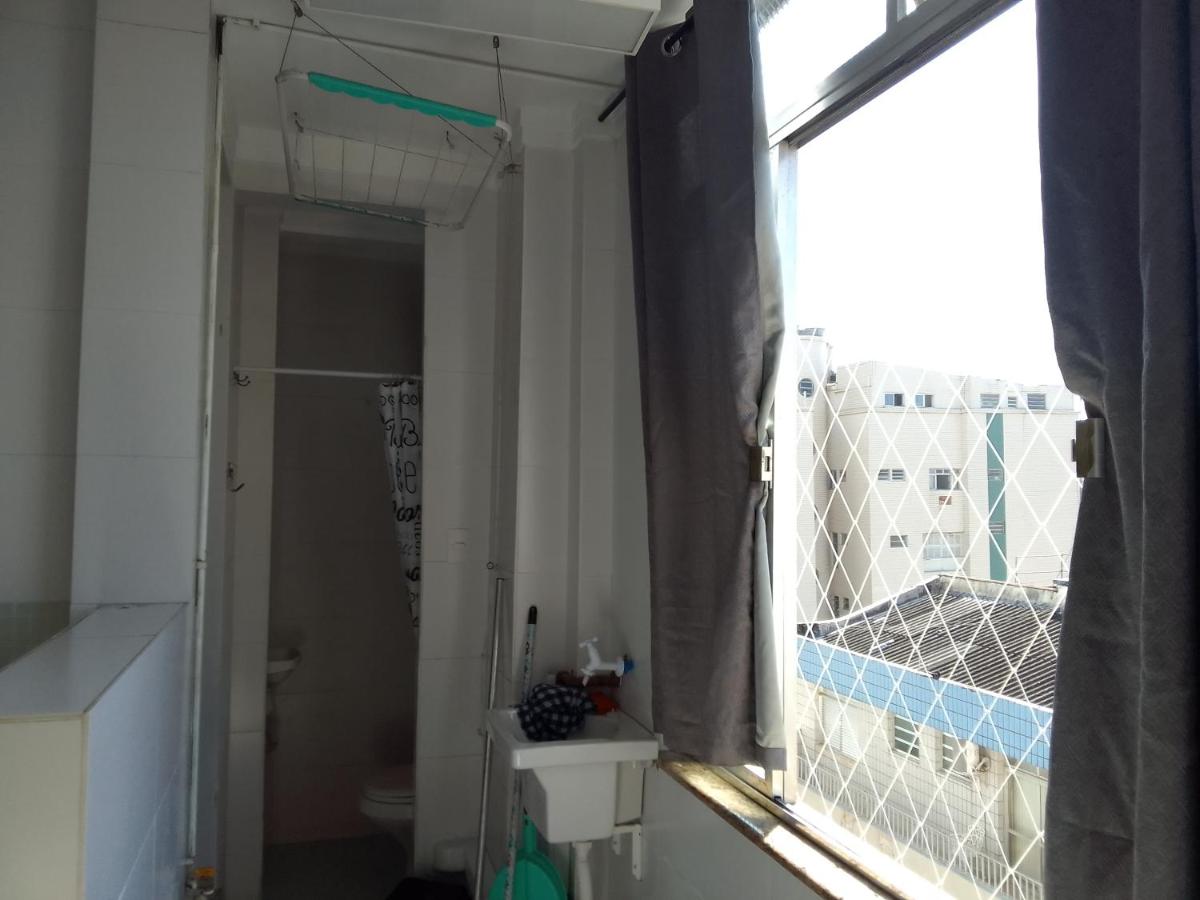 Apartamento Praia - quarto e sala em predio na frente do mar - Housity