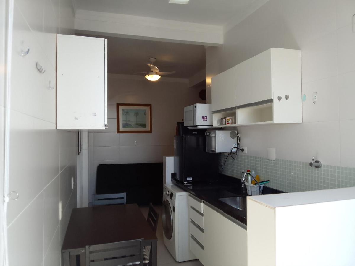 Apartamento Praia - quarto e sala em predio na frente do mar - Housity