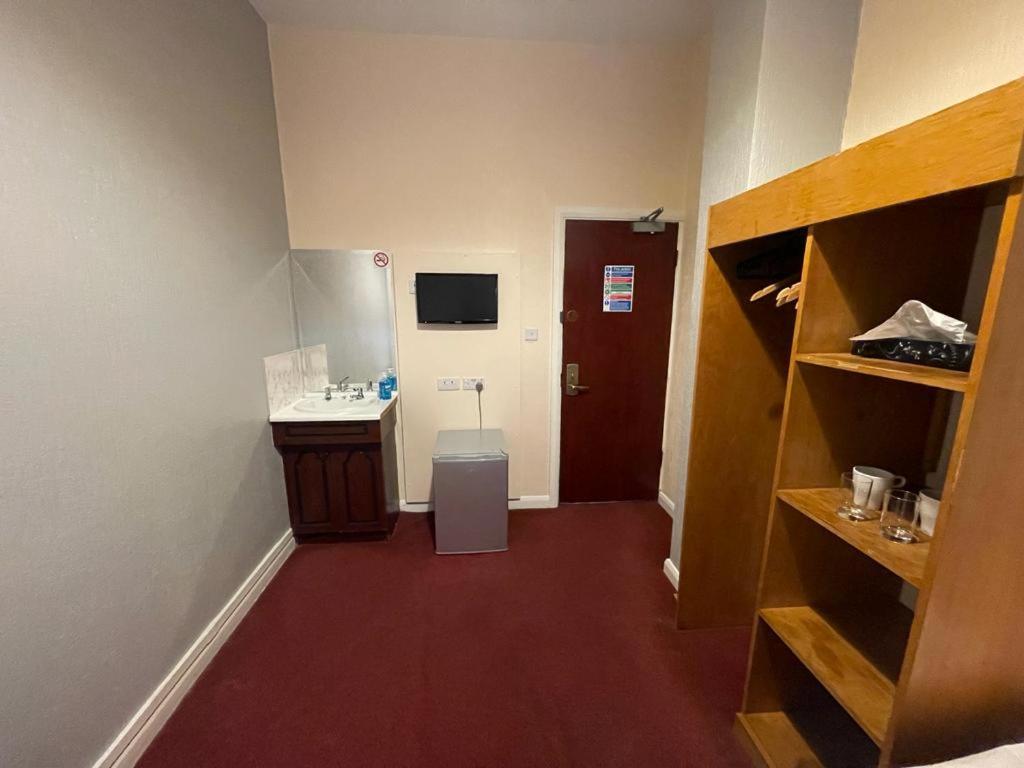 ST NICHOLAS HOTEL - Housity