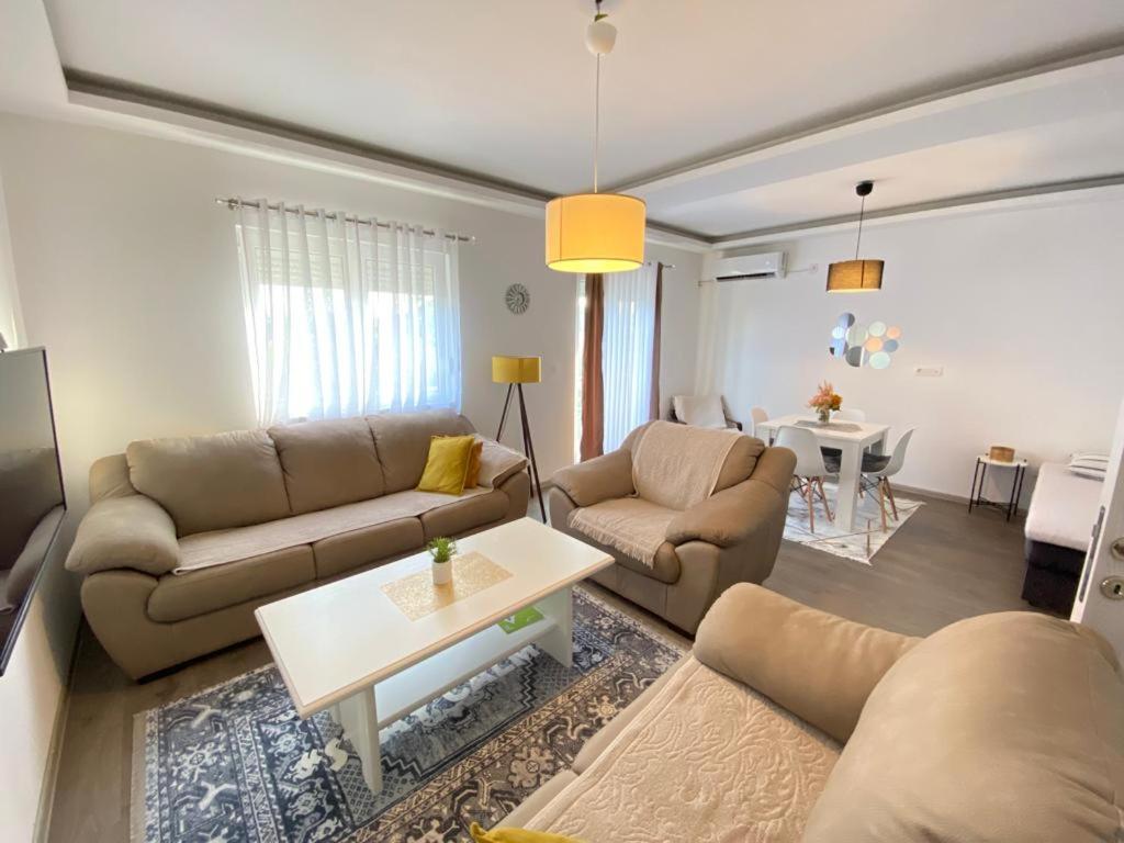 Home Mia Airport - Housity