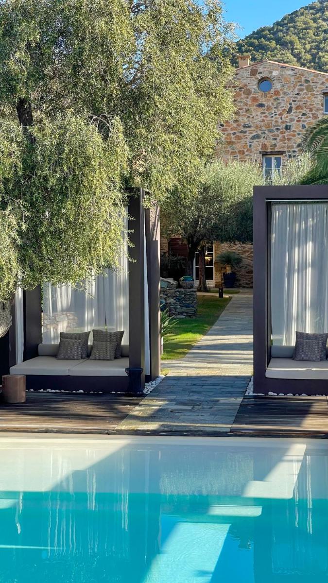 Piscine de l'établissement Hôtel La Dimora & Spa ou située à proximité