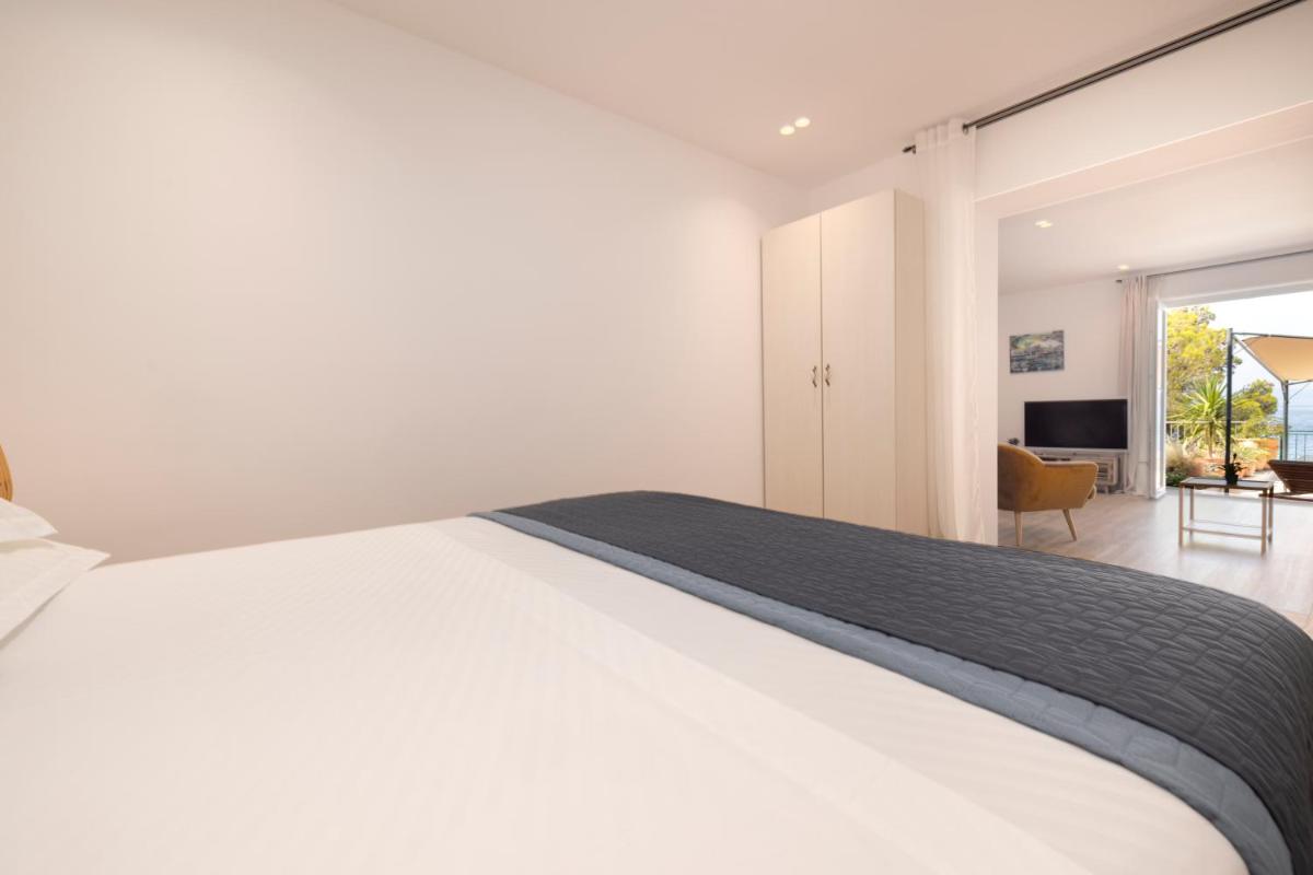 Beachfront Comfort Apartment NIVES - Housity