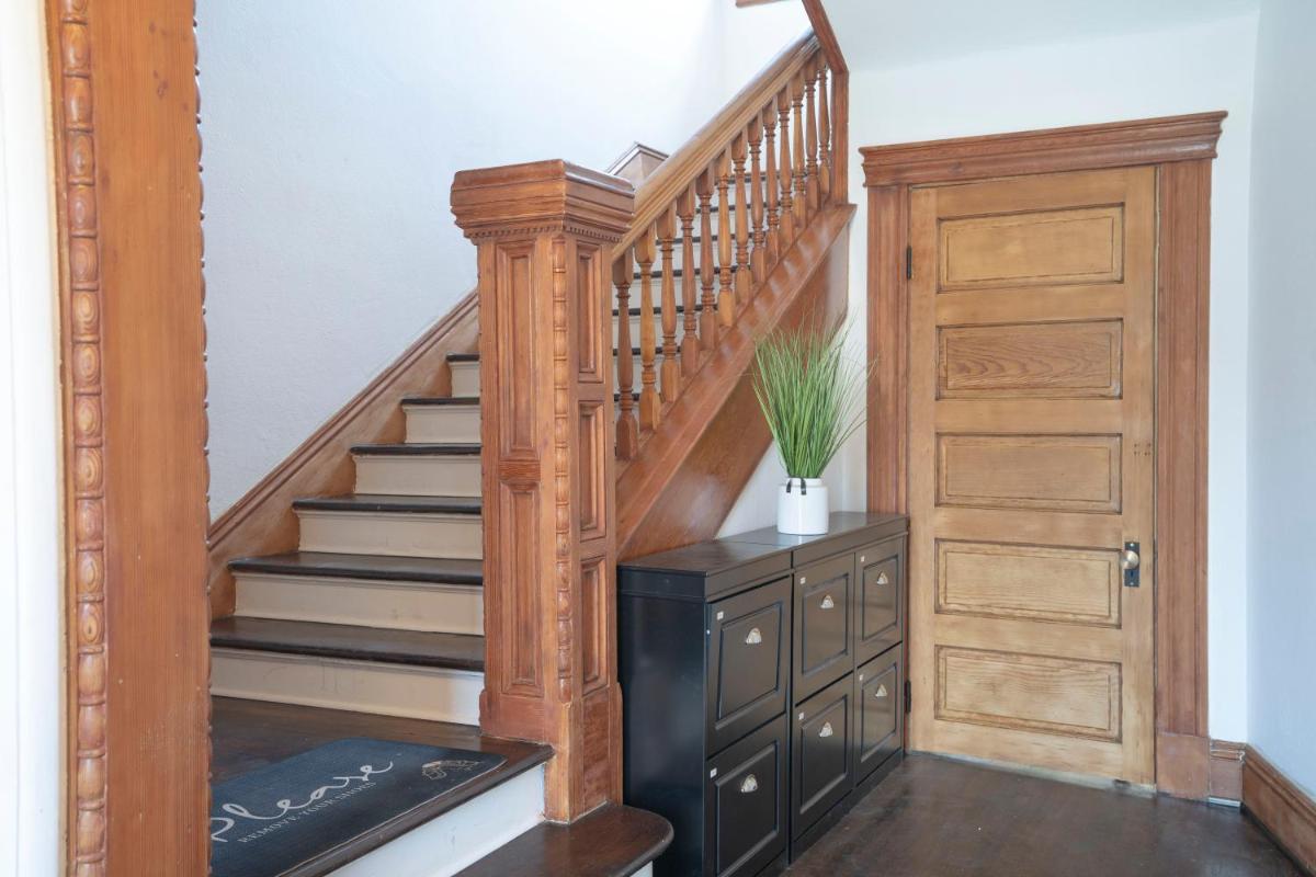 Burlington Stay - Housity