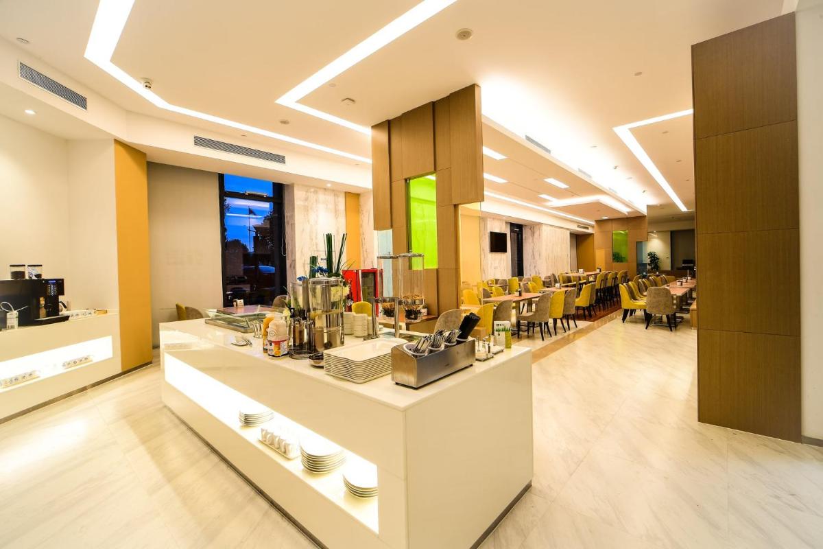 Holiday Inn Express - Liuyang Development Zone, an IHG Hotel - Housity