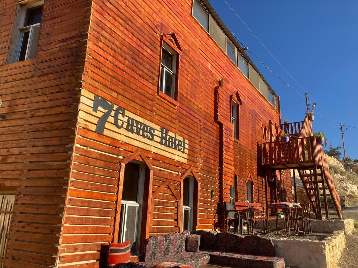 7 Caves Hotel - Housity