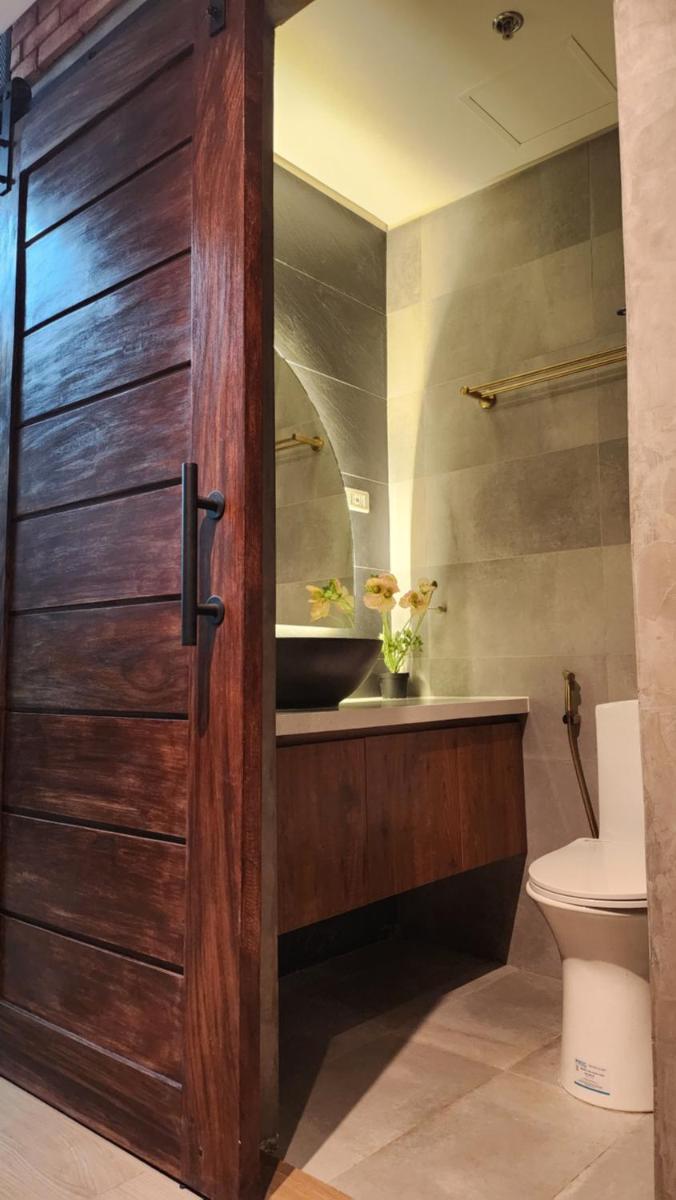 New Industrial Modern Condo - Casa Alpas at Trees Residences - Hizvo