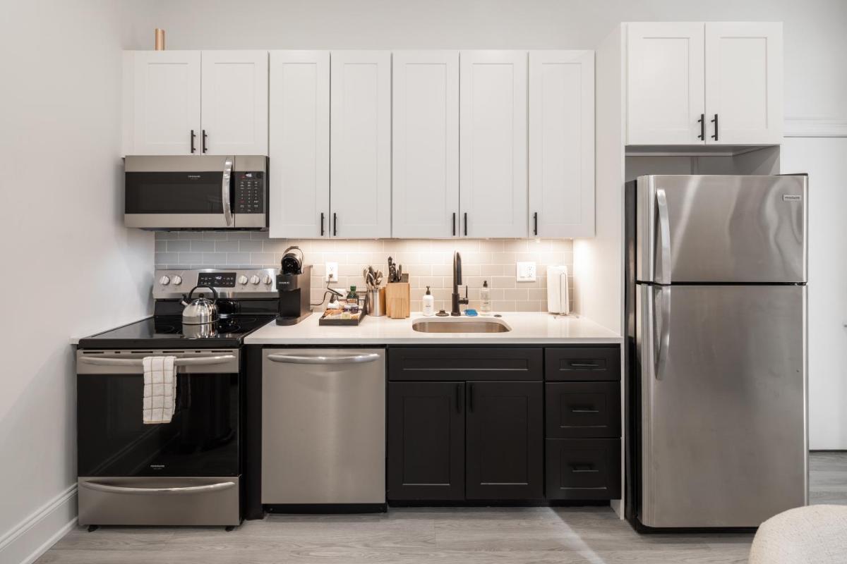 Sosuite at French Quarters - Rittenhouse Square - Housity