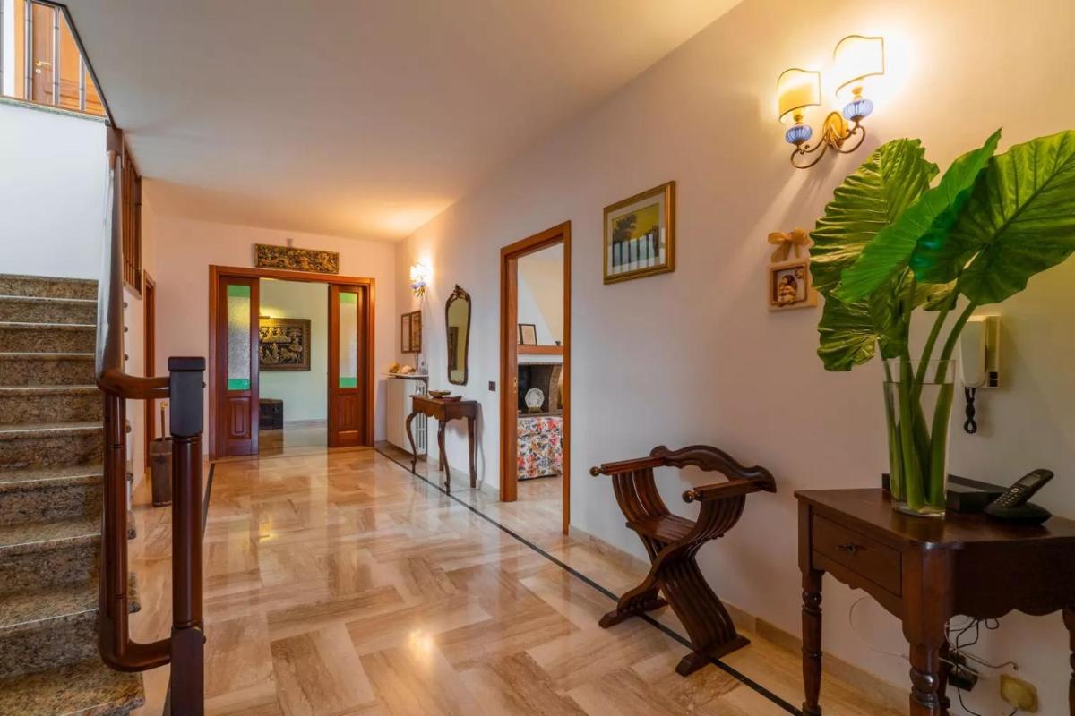 The Rosa's Luxury House - Housity