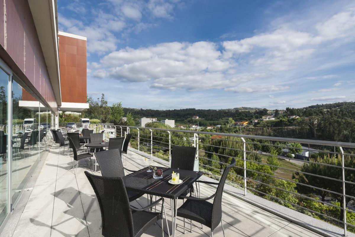 Uma varanda ou terraço em Penafiel Park Hotel & Spa