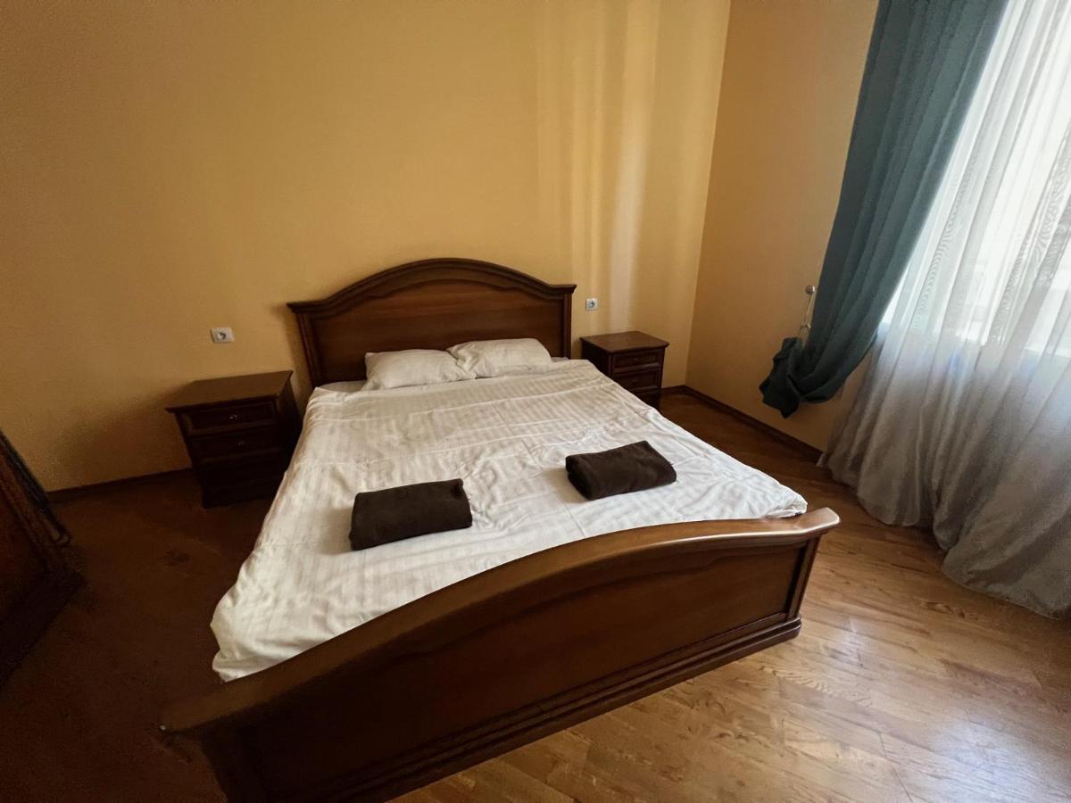 Central House - Housity