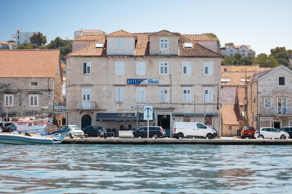 Heritage Hotel Vila Sikaa - Housity