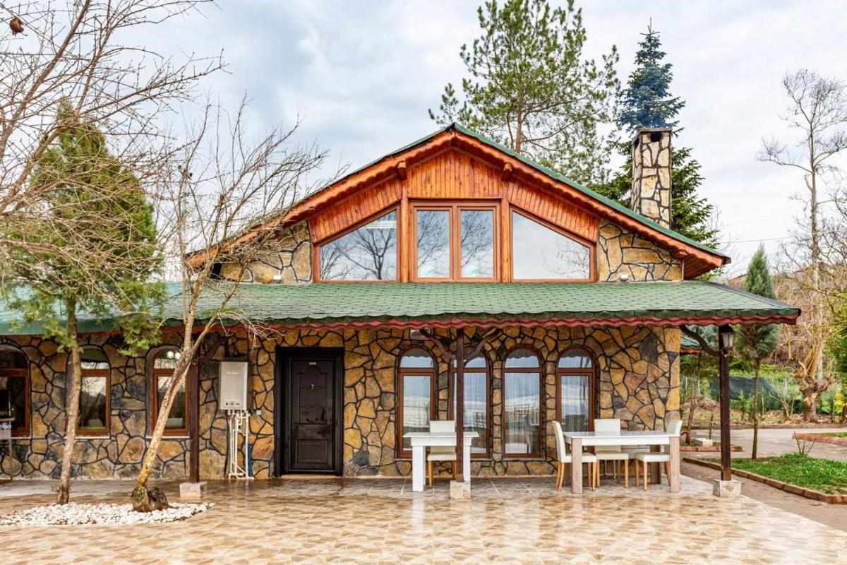 Charming Villa on the Shore of Sapanca Lake - Housity