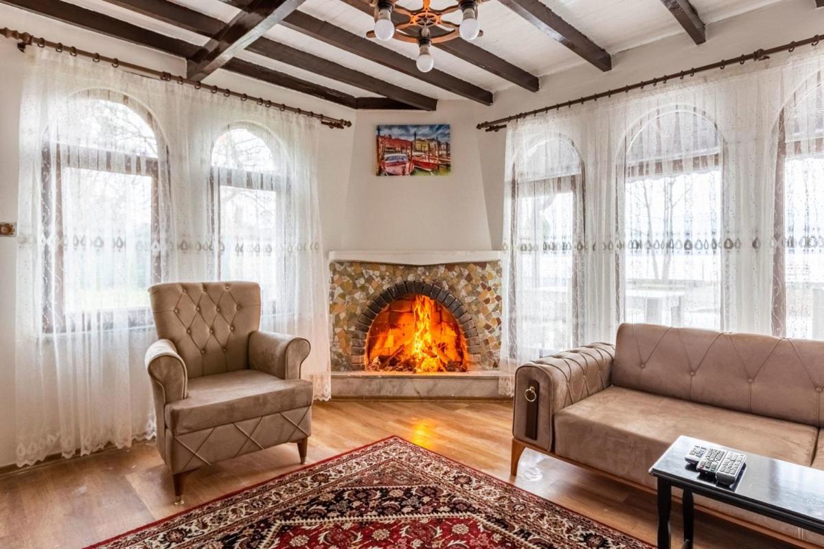 Charming Villa on the Shore of Sapanca Lake - Housity