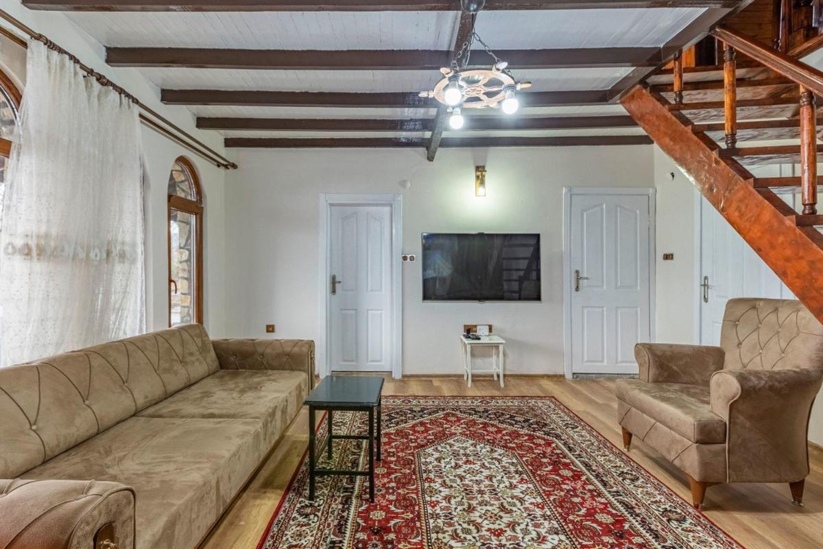 Charming Villa on the Shore of Sapanca Lake - Housity