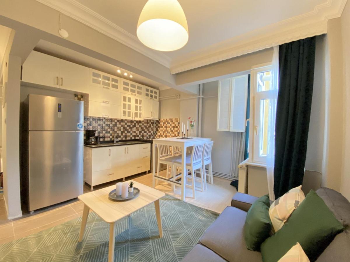 Lovely Flat with Central Location in Fatih - Housity