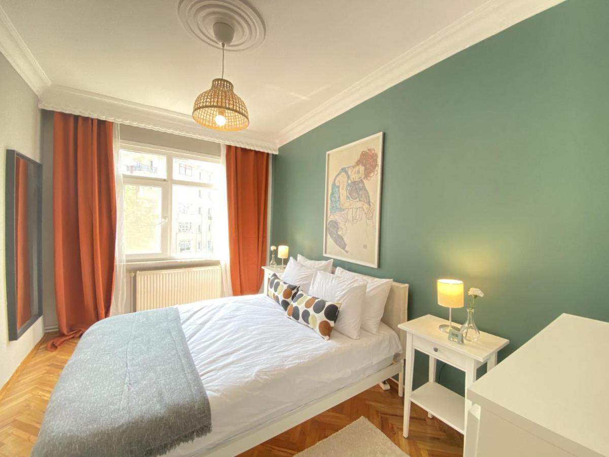 Lovely Flat with Central Location in Fatih - Housity