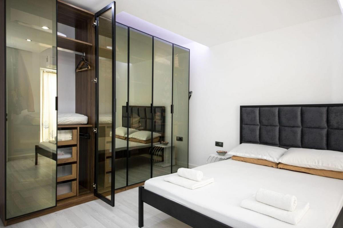 Unique House With Backyard and Walking Distance to the Beach in Bodrum, Mugla - Housity