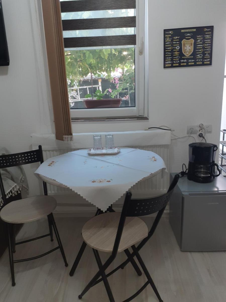 La Naty - Housity
