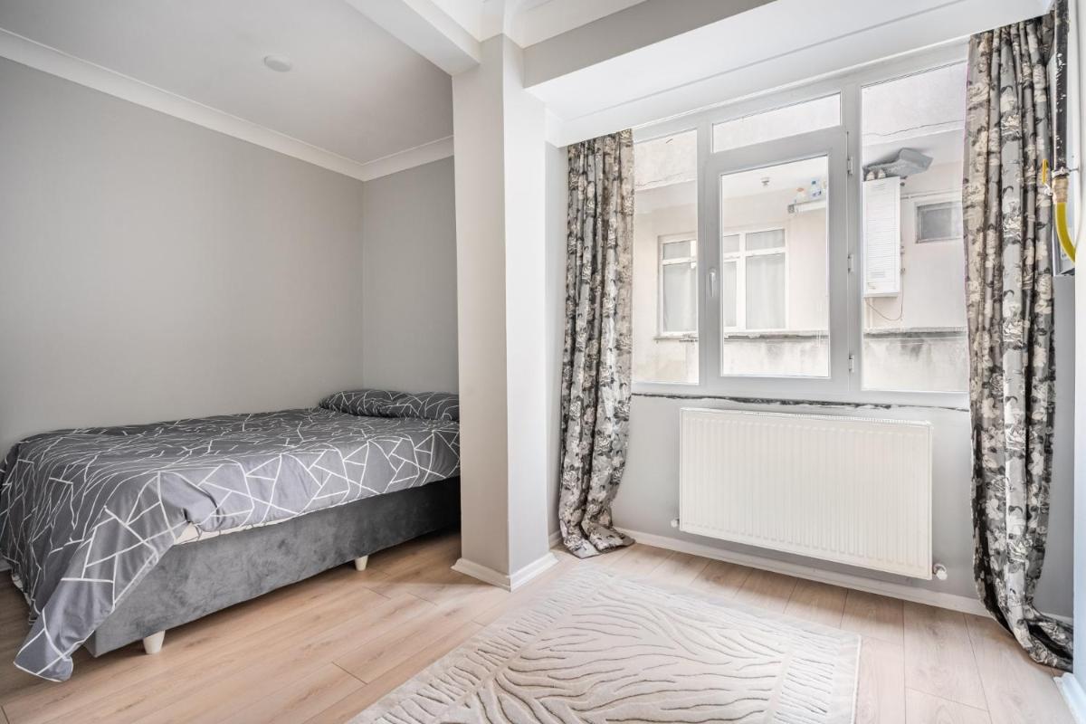 Comfy Flat with Balcony in Esenler - Housity