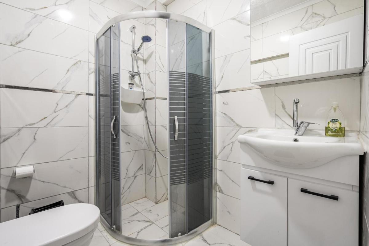 Comfy Flat with Balcony in Esenler - Housity