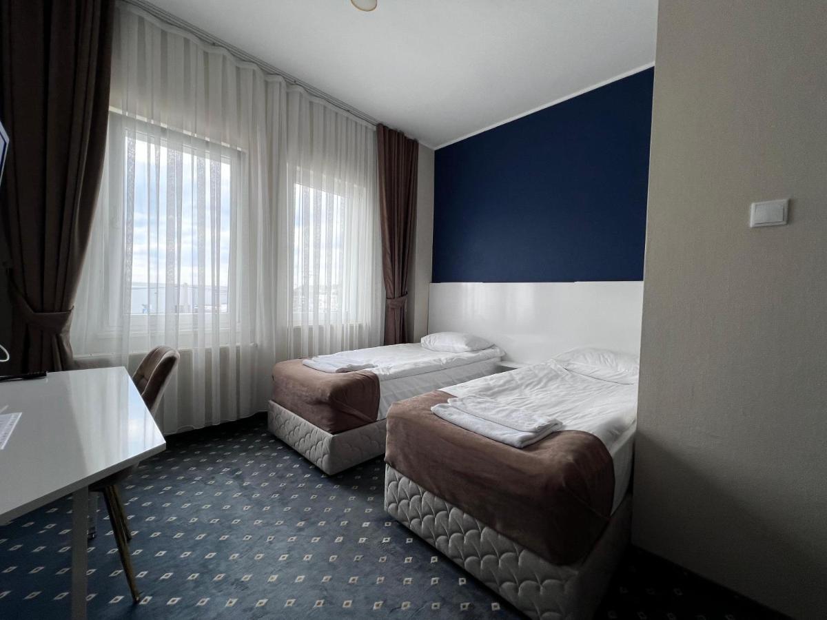 Hotel Safir Babice - Housity