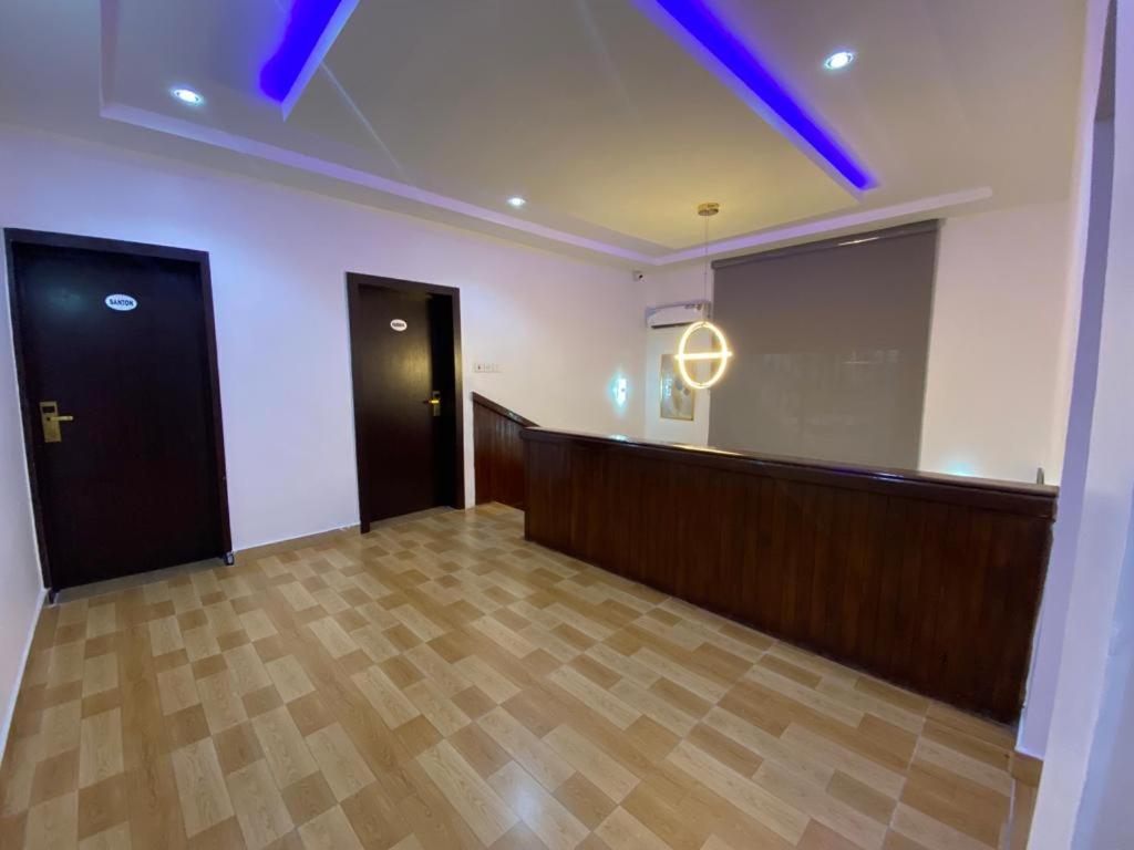 MADIBA SWISS AND LOUNGE - Housity