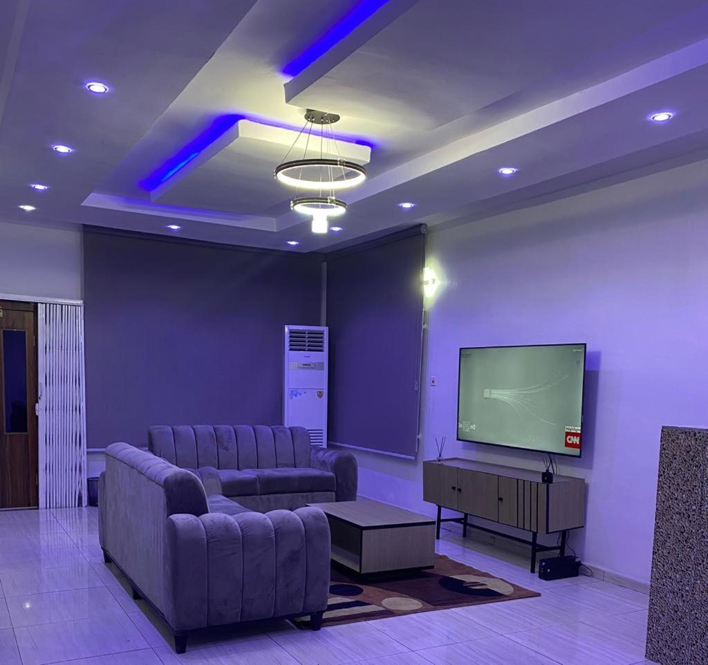 MADIBA SWISS AND LOUNGE - Housity