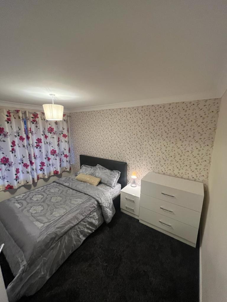 Spacious 3-BR house perfect for Weekend getaway - Housity
