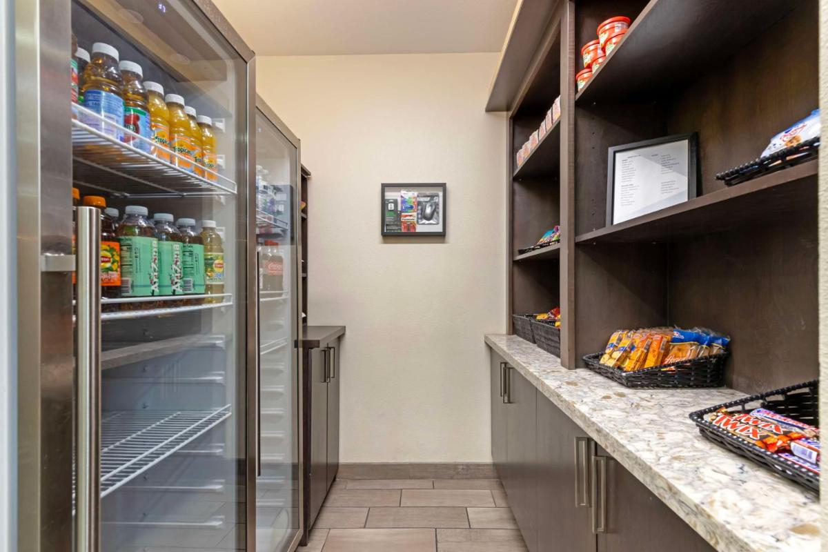 Best Western Plus Downtown North - Housity