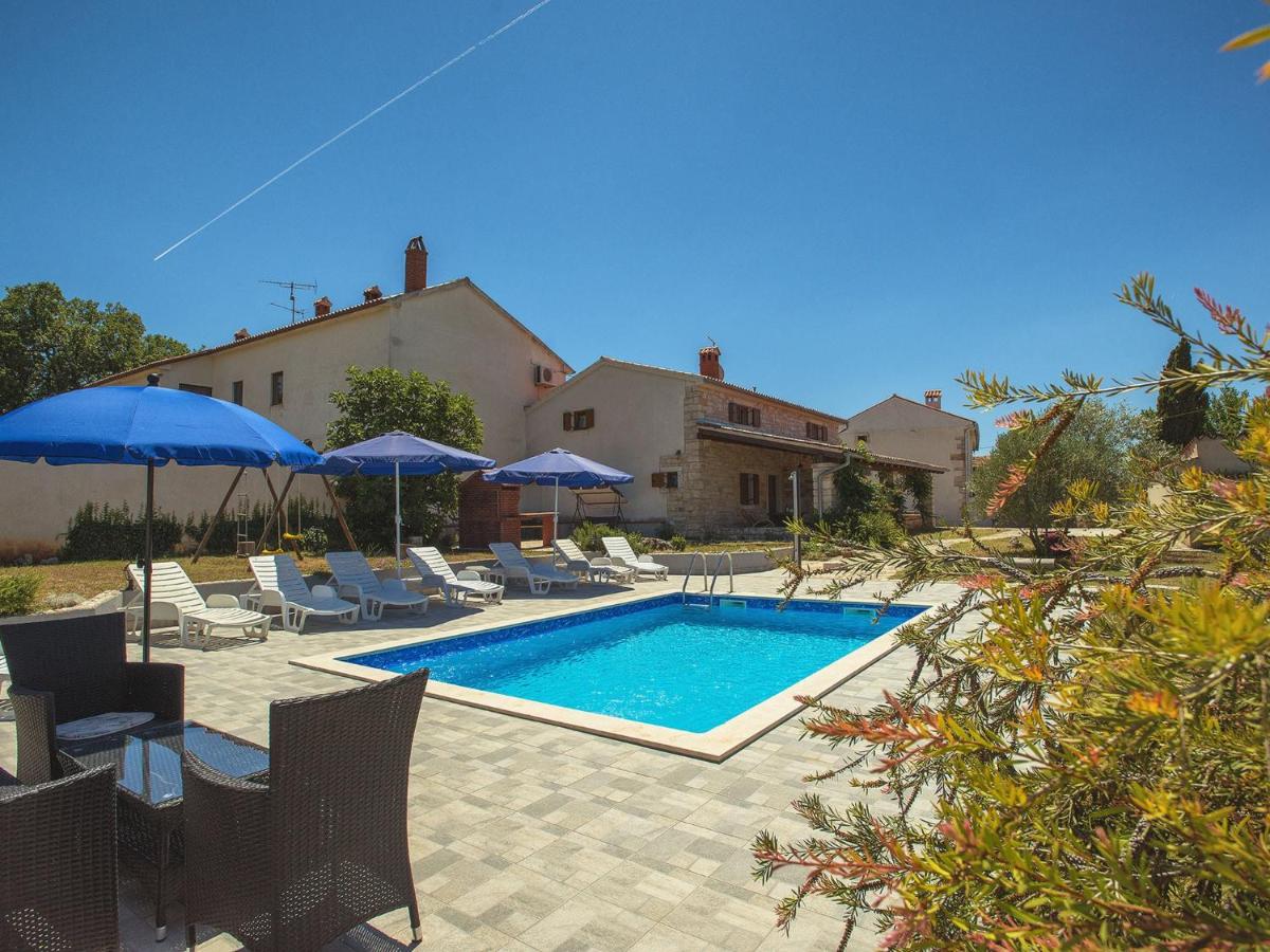 Holiday Home in egotici with Pool - Housity