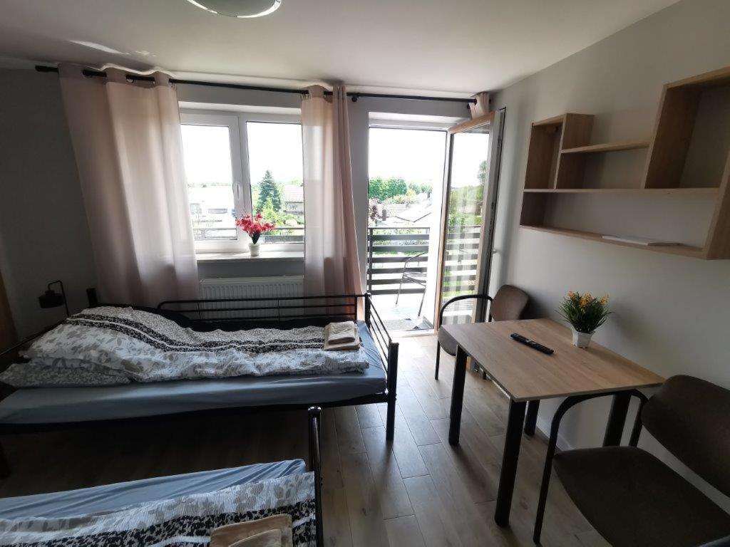 Tanie Noclegi, kwatery, pokoje do wynajęcia , TARGI KIELCE - Housity
