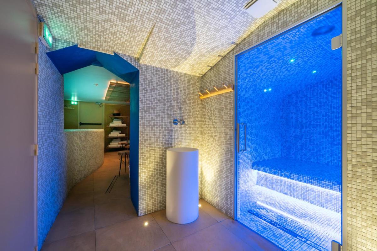 Salle de bains dans l'établissement La Finca Hôtel & Spa