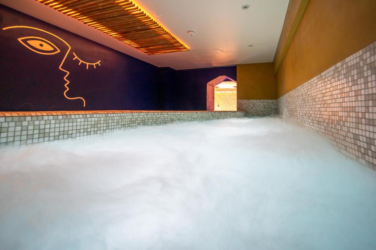 Photo de la galerie de l'établissement La Finca Hôtel & Spa, à Paris