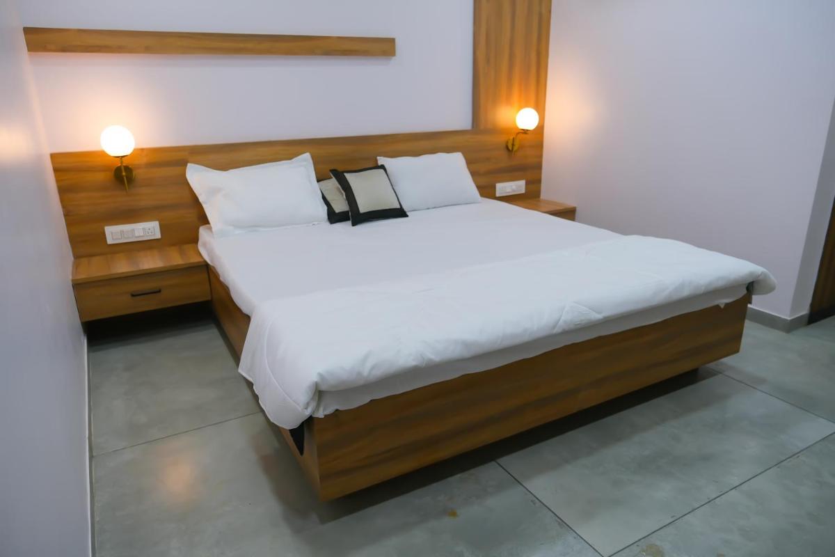 Hotel Shree Ram - Housity