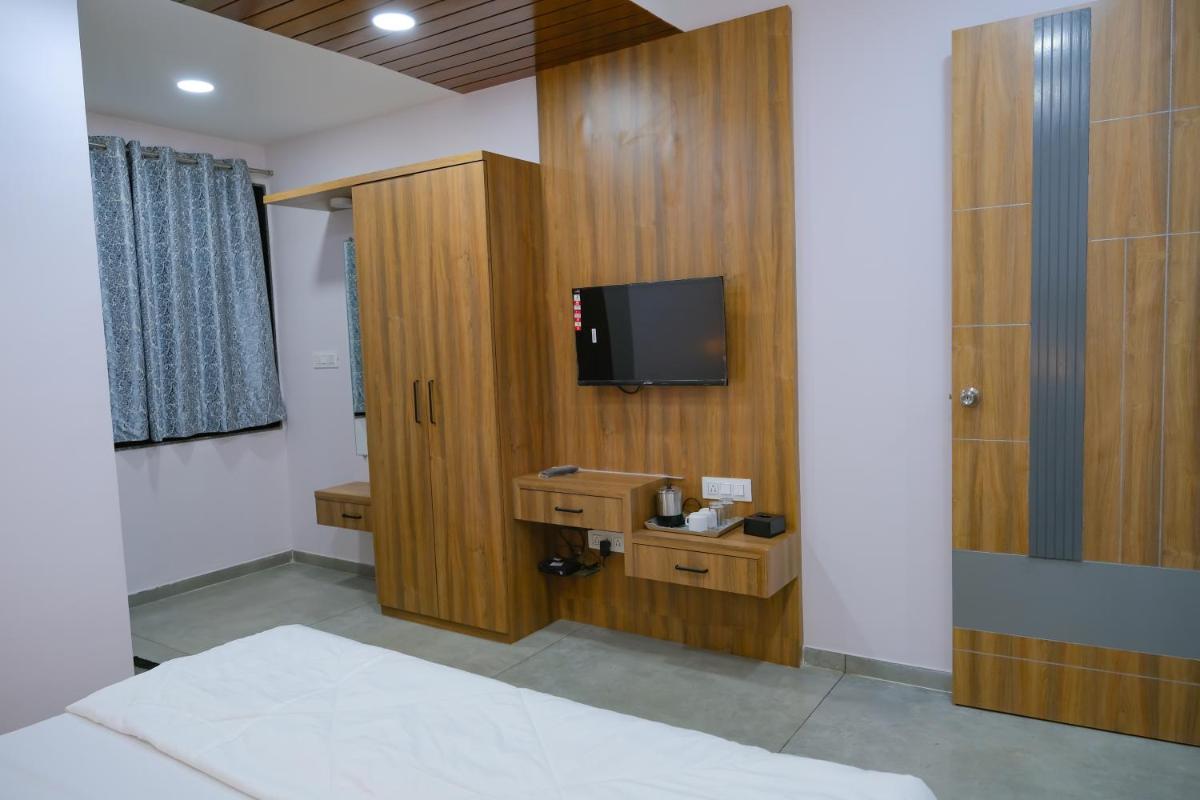 Hotel Shree Ram - Housity