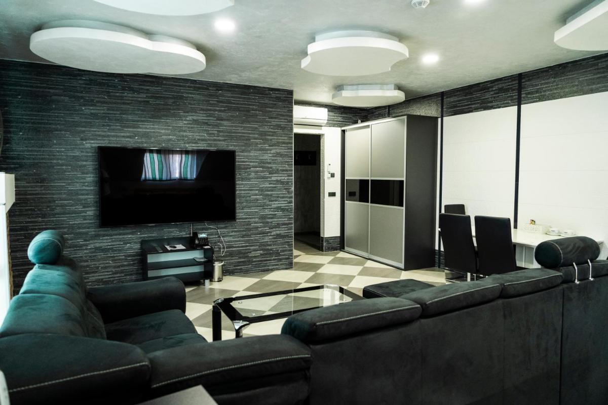 Hotel JURKOS - Housity