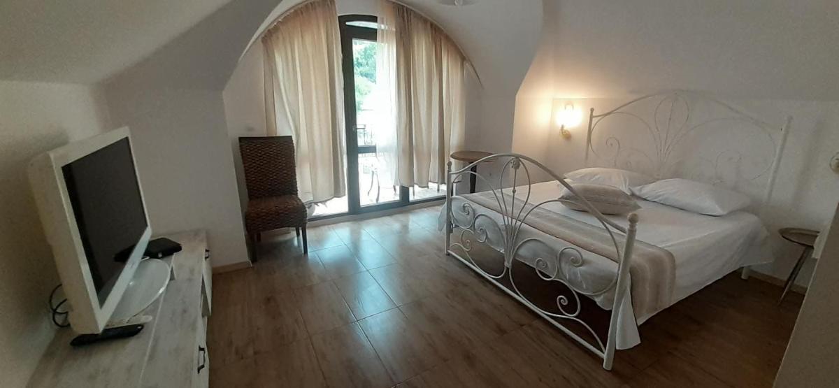 Family Hotel Rai - Housity