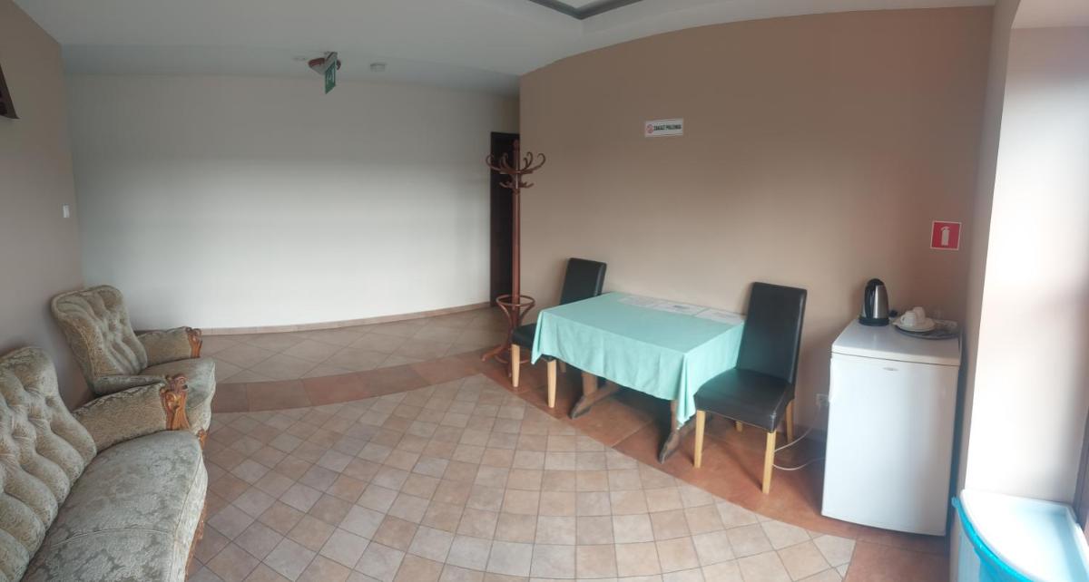 Zajazd Pod Dyliżansem - Housity