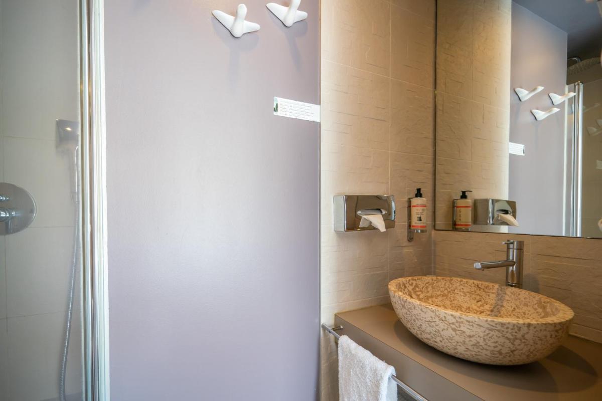 Salle de bains dans l'établissement La Finca Hôtel & Spa