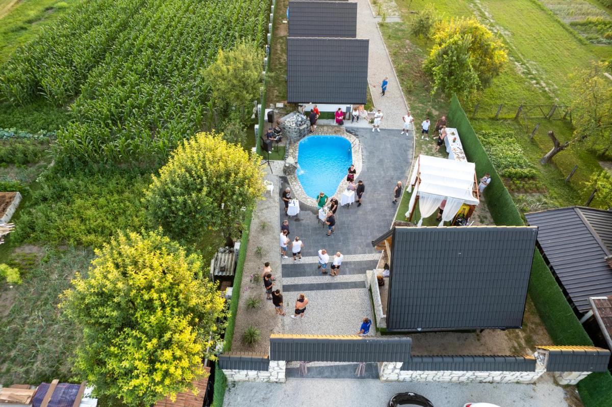 Resort La Familia - Housity