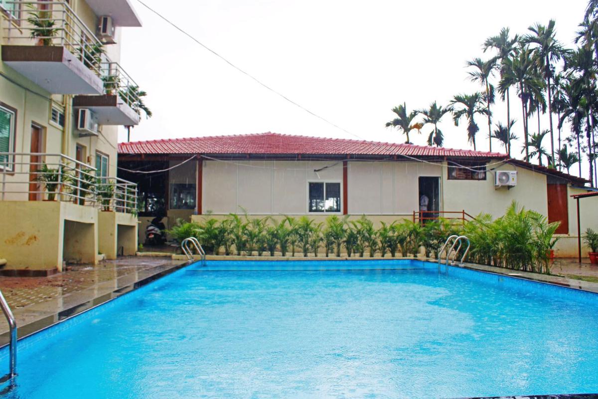 Suitetrails - STAYMAKER Four Seasons Resort with Swimming Pool