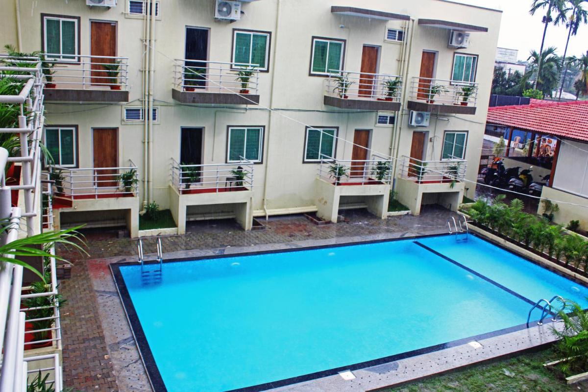 Suitetrails - STAYMAKER Four Seasons Resort with Swimming Pool