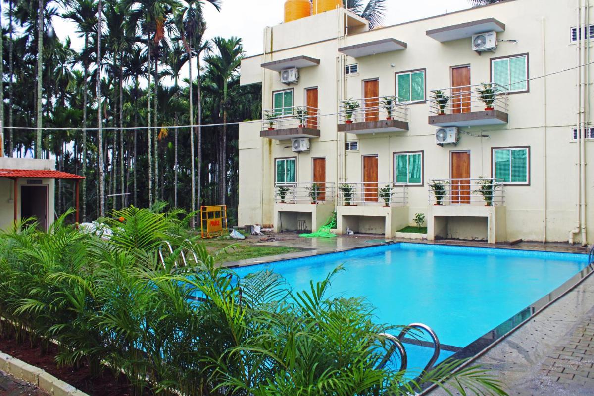 Suitetrails - STAYMAKER Four Seasons Resort with Swimming Pool