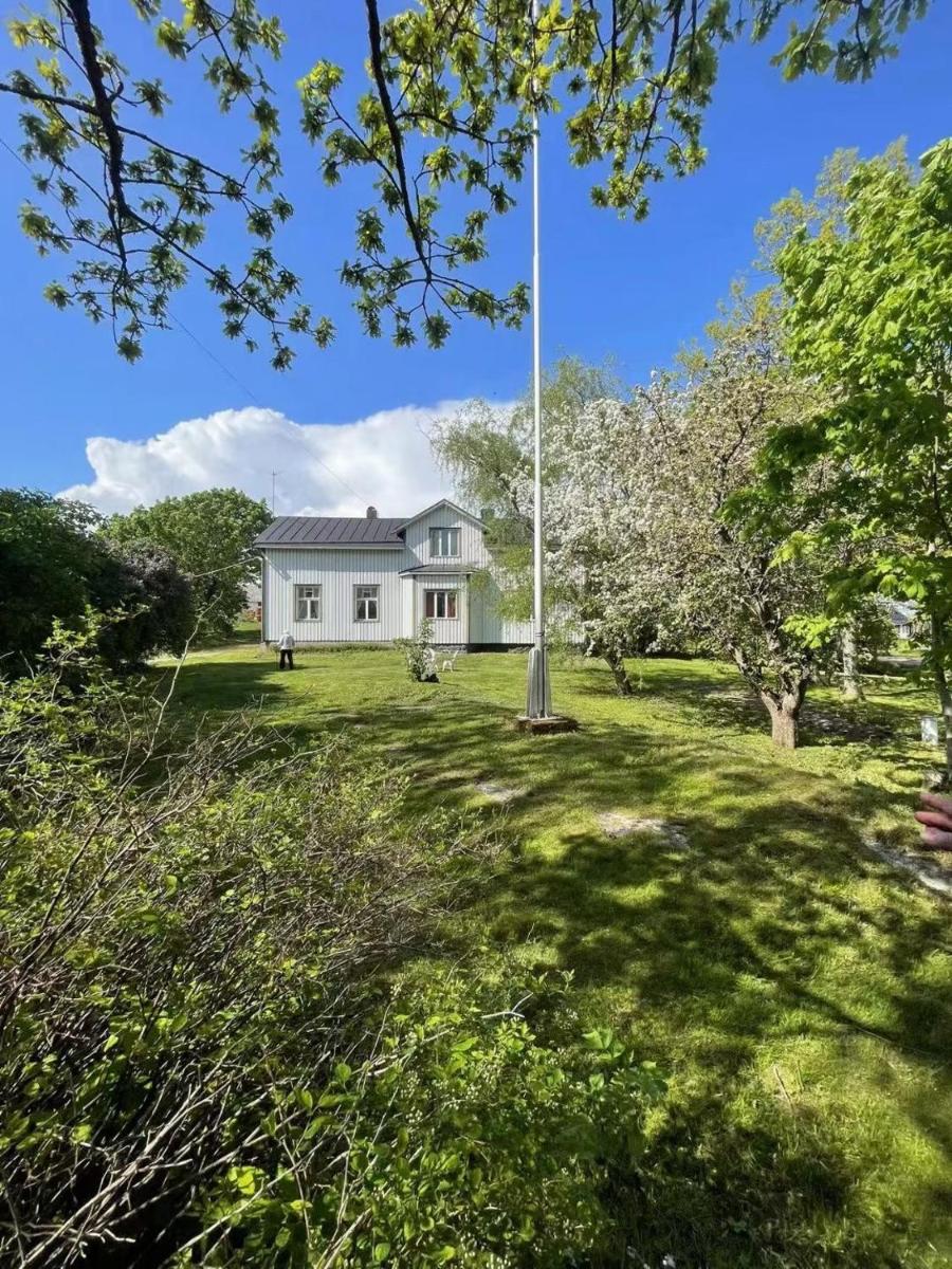 Ett rum i en gammal gård - Housity