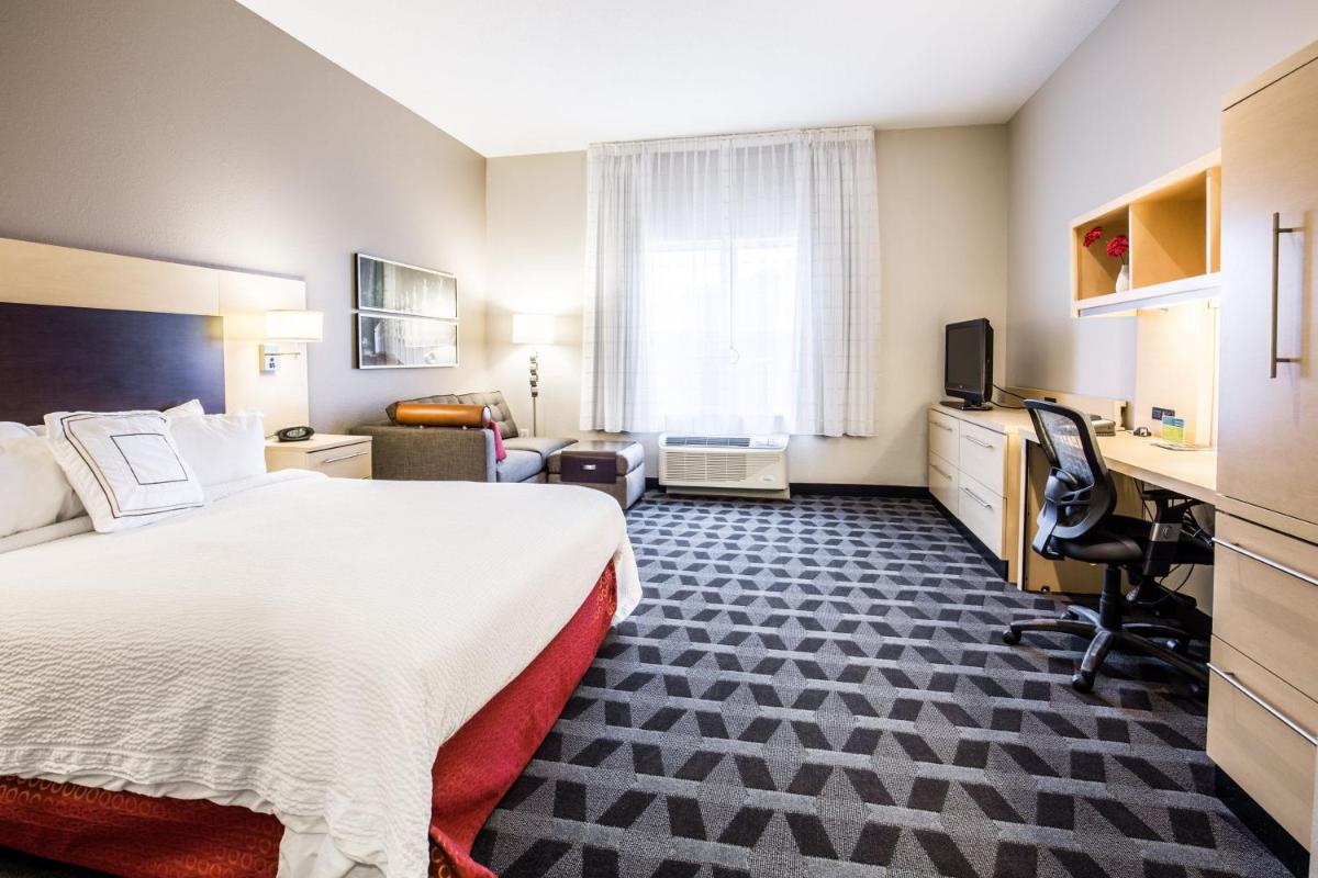 TownePlace Suites by Marriott Gilford - Housity