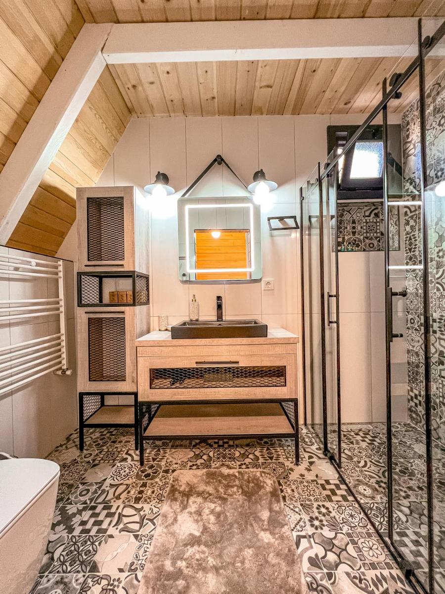 Cute Life Bungalow - Housity