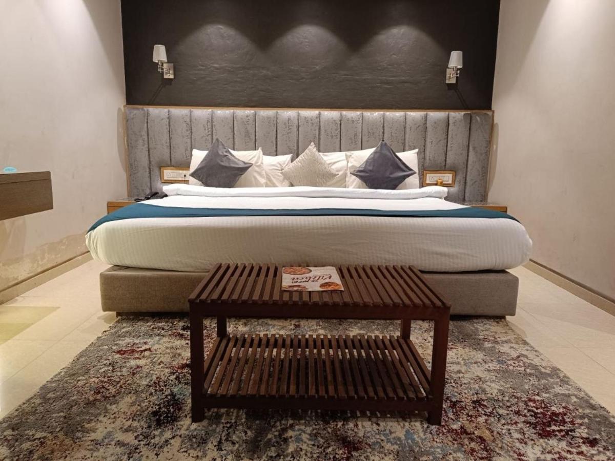 Hotel Mayfair Tower - Housity