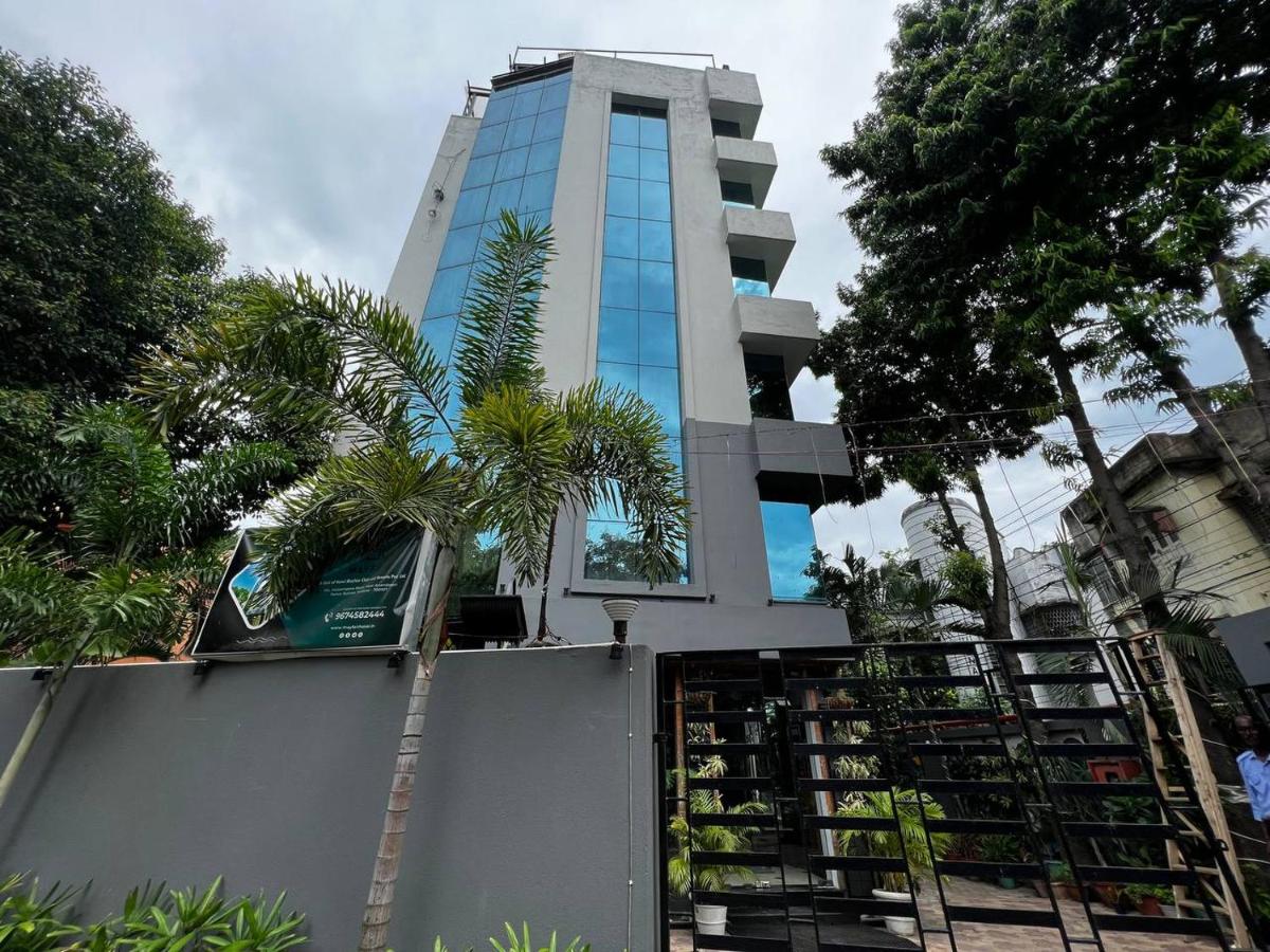 Hotel Mayfair Tower - Housity